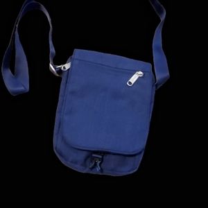 Navy Blue cross Body bag 6x8" size. Like new condition!